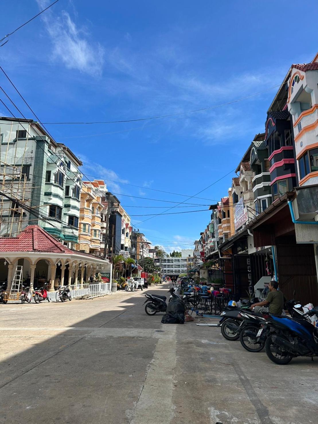 Montana Hotel & Hostel Phuket Karon Exterior foto